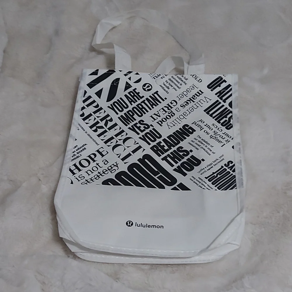 Three Lululemon bags in excellent condition - Picture 2 of 6